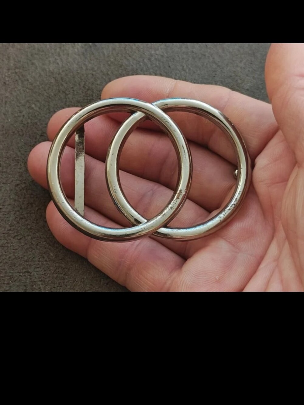 Elegant Modernist Silver Tone Double O-ring Belt Buckle.